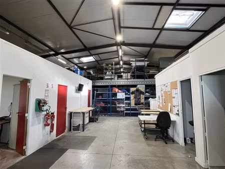 location local d'activités semoy 736 m²