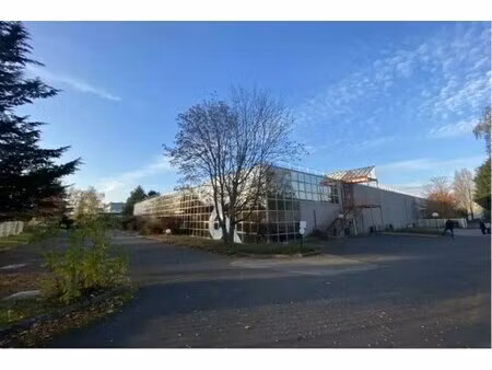 vente local d'activités 5 411 m²