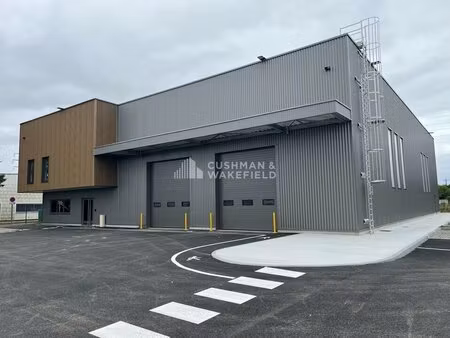 location entrepôt blanquefort 33290 2829m²