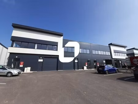 location local d’activités saint cyr l ecole 78210 442m²