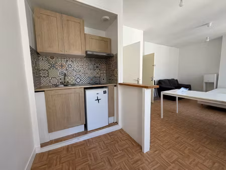 orleans - studio meuble 28m2 sur cour