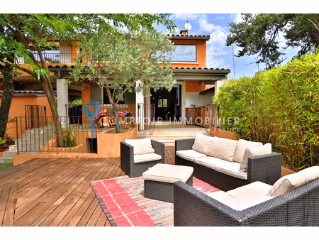 maison 5pièce(s) 3chambre(s) 135 m² roussillon (84220)