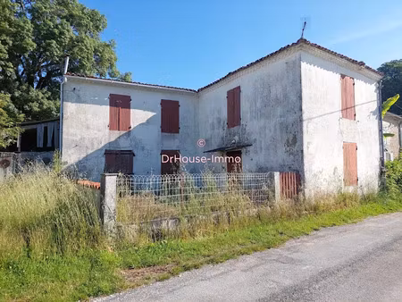 vente maison 4 pièces 140 m² à epargnes (17120)  93 000 €