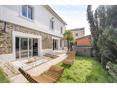 maison de 7 pièces de luxe en vente à saint-maur-des-fossés  france
