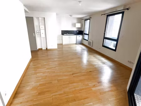 élégant t2 de 54m2 avec terrasse couverte dans la prestigieu
