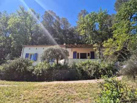 charmante villa de 70 m² avec piscine à pontevès