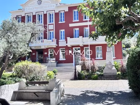 centre village  immeuble