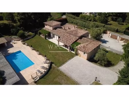 propriété familiale avec piscine - montauroux