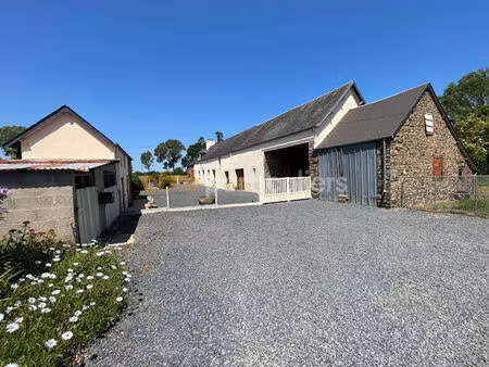 maison de 90 m² à rénover avec dépendances