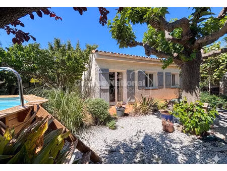 maison de plain-pied avec jardin paysager et piscine - secteur calme et recherché