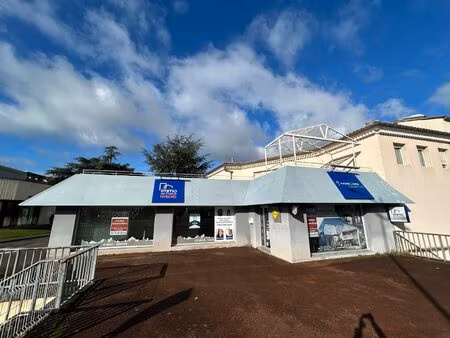 location local commercial 80m² bourg de peage 26300