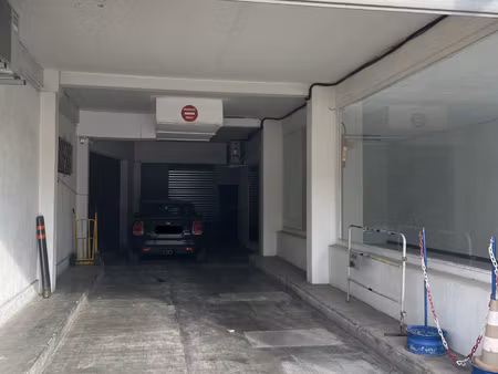 saint raphael garage  entrepot en centre ville