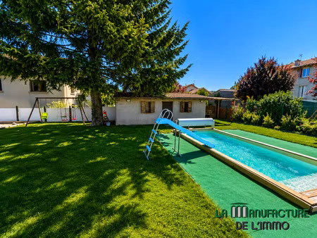 charmante maison - 4 chambres - piscine - poolhouse - terrai