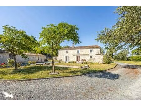 vente maison 7 pièces 164 m² mauzé-sur-le-mignon (79210)