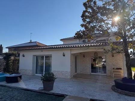 jolie maison d'exeption de 178 m² avec terrain de 760 m²