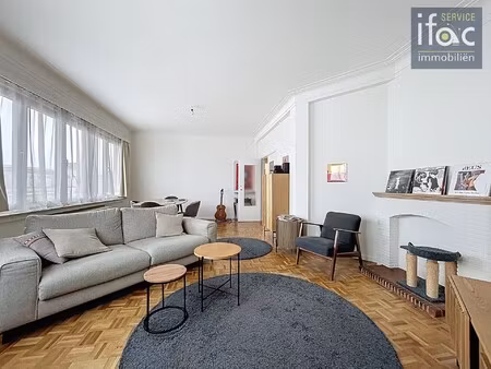 lichtrijk goed onderhouden appartement op de 4e verdieping