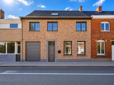 moorslede - instapklare gezinswoning met 4 slaapkamers  garage en tuin