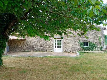 maison en pierre de 180 90 m² à tonnay-boutonne