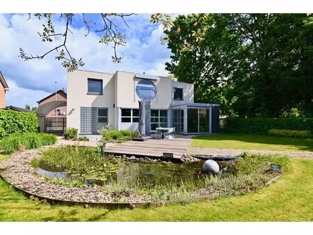 knappe villa met prachtig aangelegde tuin op wandelafstand van de truiense grote markt