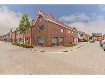 instapklare woning in het centrum van zele