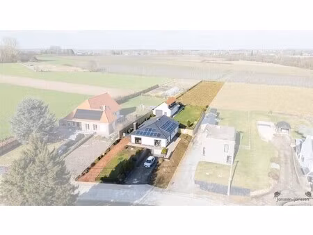 rustig gelegen woning met prachtig uitzicht