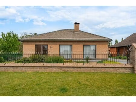 comfortabele gezinswoning met 3 slaapkamers en verzorgde tuin