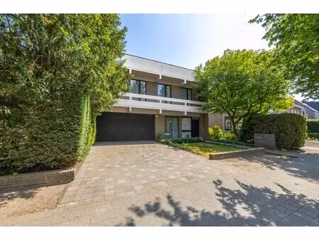 karaktervolle villa met mooie tuin op toplocatie in kapellen