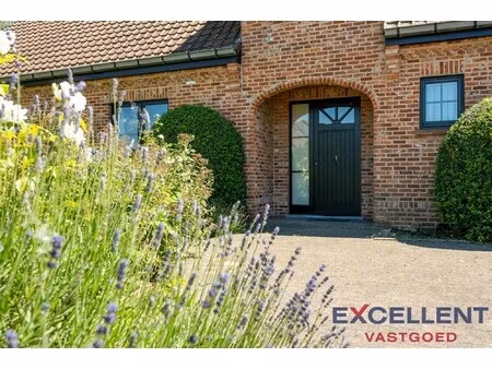 ruime villa in groene omgeving te kruisem