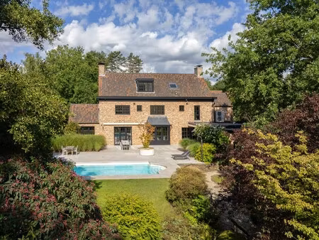 prestigieuze villa met zwembad op 3.528 m² op toplocatie!
