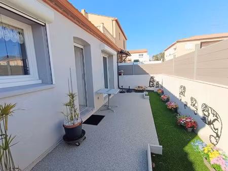 vente nue propriété villa de plain pied  2 faces  3 chambres et garage quartier montimaran