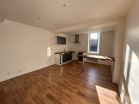 location appartement 2 pièces 46m² lavardac 47230