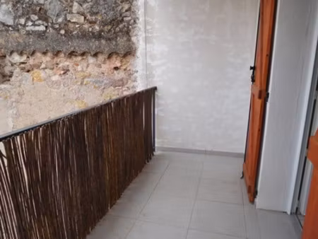 location appartement 3 pièces 50m² puget ville 83390