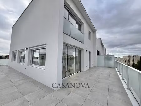 t3 d'exception avec terrasse de 80m2 et stationnement aiguelongue