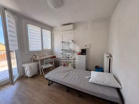 location local professionnel 11m²