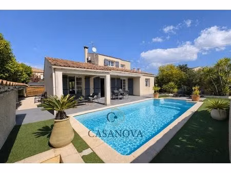maison familiale avec piscine  lattes  commerces à pied et plage à vélo