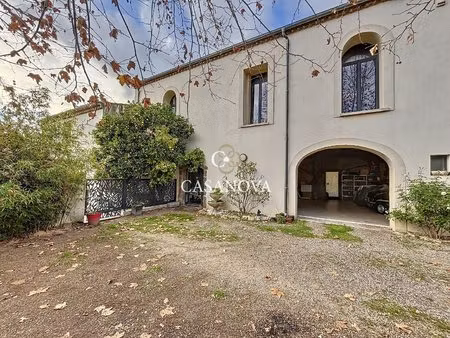 maison de charme rénovée esprit loft avec piscine et volumes généreux pézenas