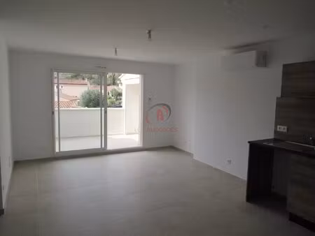 location appartement 3 pièces 59m² le beausset 83330