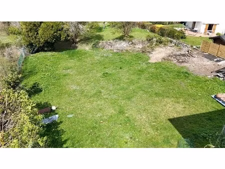 à acheter terrain constructible de 643 m² à fessy (74890)