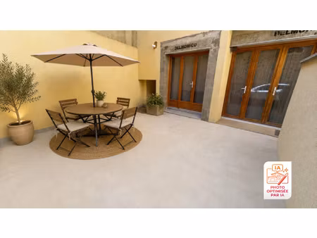 duplex avec cour et cave