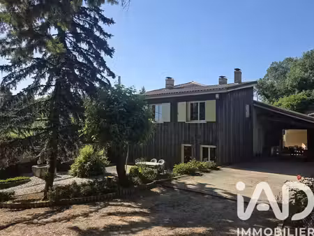vente maison 7 pièces 220 m² montlieu-la-garde (17210)