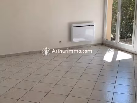 location appartement 2 pièces 46 m2 à lisses