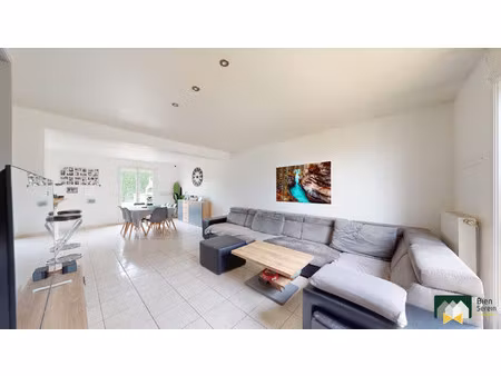 maison familiale habitable de plain-pied avec grand jardin