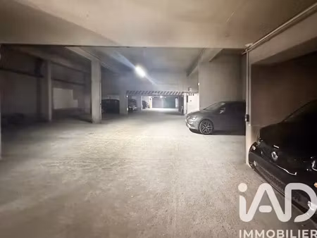 parking à paris (75017)