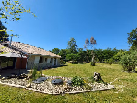 ancienne ferme en pierre rénovée  avec dépendance et piscine