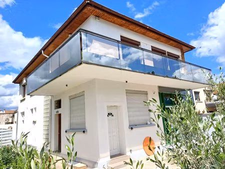 grande maison 8 pièce(s) 197 m2