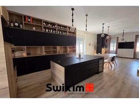 maison de maître en pierre à saint-estèphe de 231m²