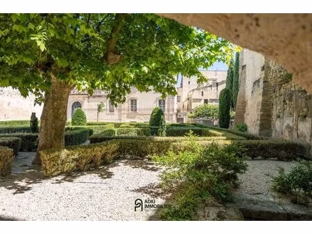 appartement rénové avec jardin à la française au cœur du secteur sauvegardé d’uzès