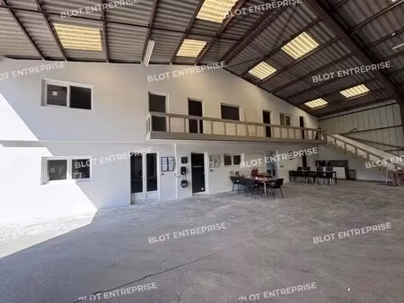 location entrepôt caudan 56850 885m²