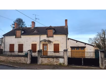 vente maison 8 pièces  145.00m²  fourchambault