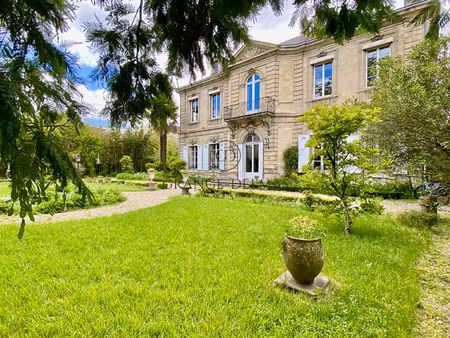 appartement de prestige en rez-de-chaussée avec jardin - le bouscat